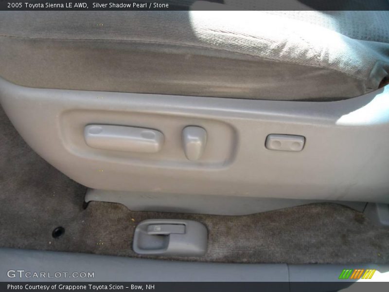 Silver Shadow Pearl / Stone 2005 Toyota Sienna LE AWD