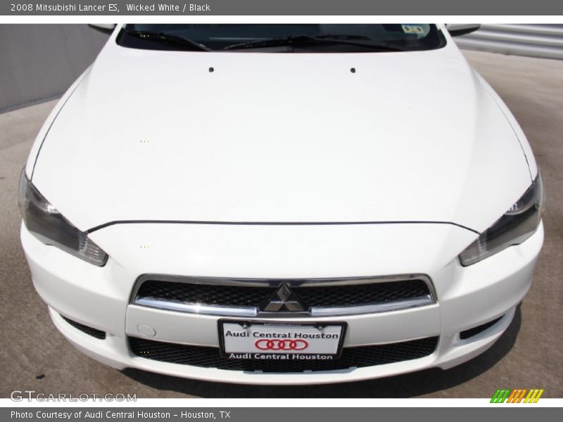 Wicked White / Black 2008 Mitsubishi Lancer ES