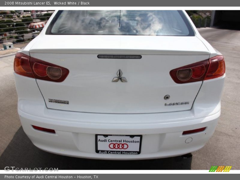 Wicked White / Black 2008 Mitsubishi Lancer ES