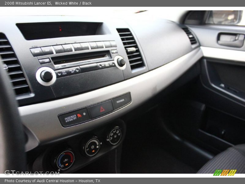 Wicked White / Black 2008 Mitsubishi Lancer ES