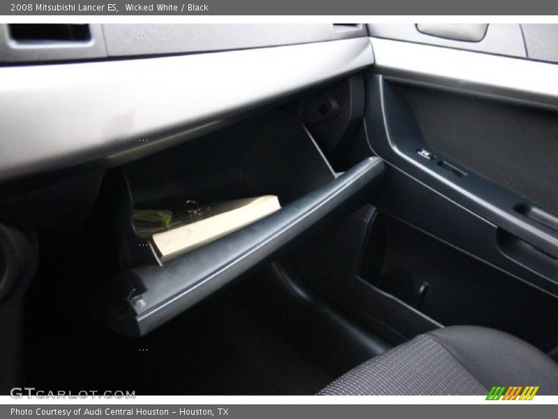 Wicked White / Black 2008 Mitsubishi Lancer ES