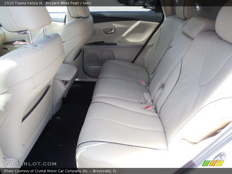 Blizzard White Pearl / Ivory 2010 Toyota Venza I4
