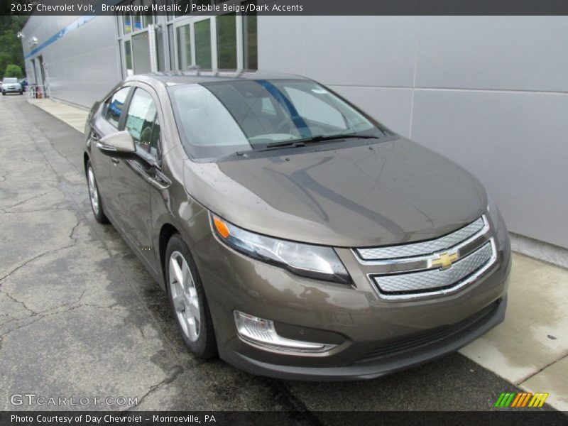 Front 3/4 View of 2015 Volt 