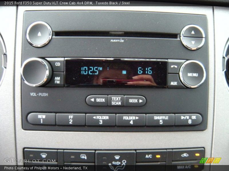 Controls of 2015 F350 Super Duty XLT Crew Cab 4x4 DRW