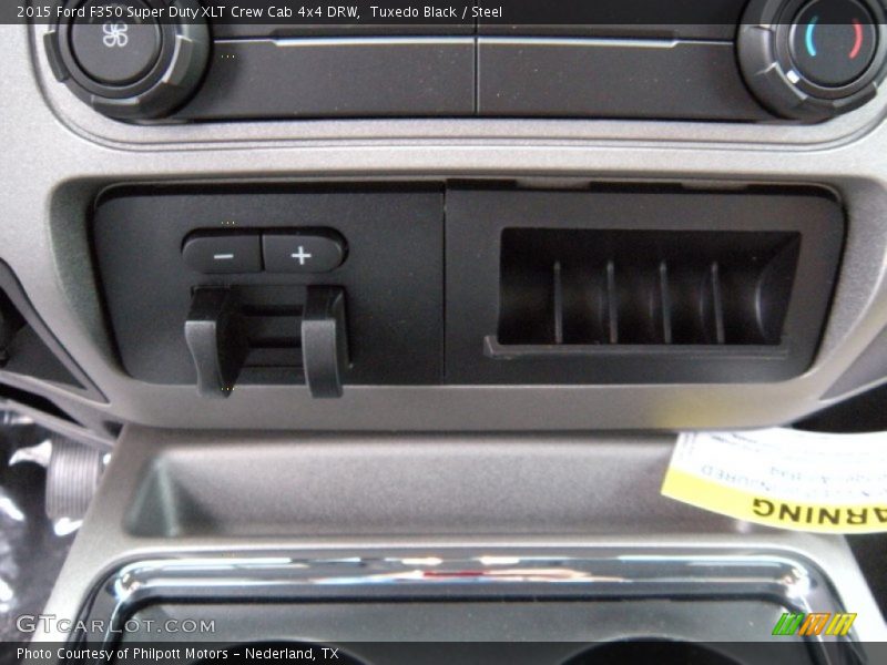 Controls of 2015 F350 Super Duty XLT Crew Cab 4x4 DRW