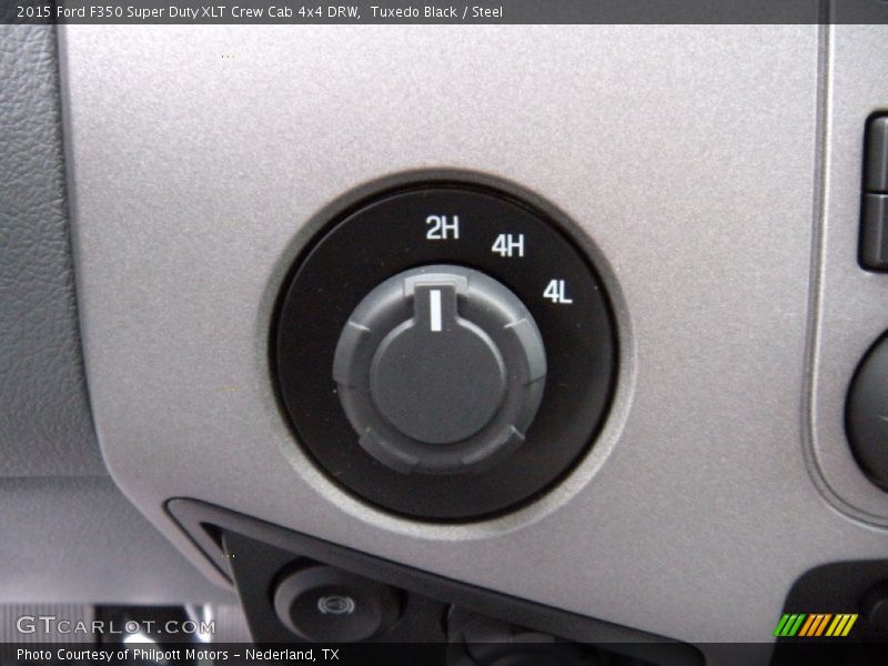 Controls of 2015 F350 Super Duty XLT Crew Cab 4x4 DRW