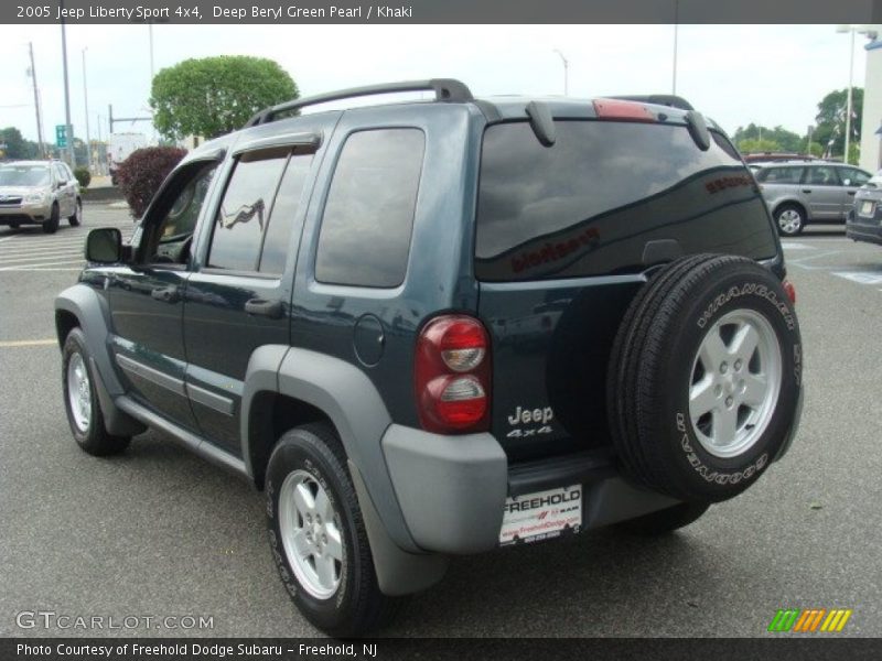 Deep Beryl Green Pearl / Khaki 2005 Jeep Liberty Sport 4x4