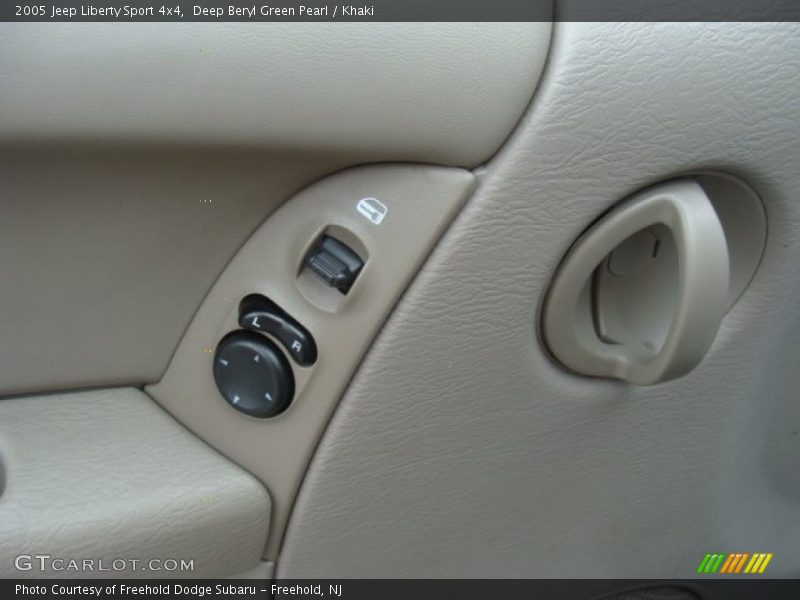 Deep Beryl Green Pearl / Khaki 2005 Jeep Liberty Sport 4x4