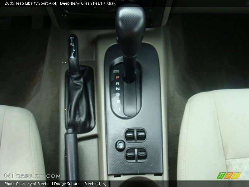 Deep Beryl Green Pearl / Khaki 2005 Jeep Liberty Sport 4x4