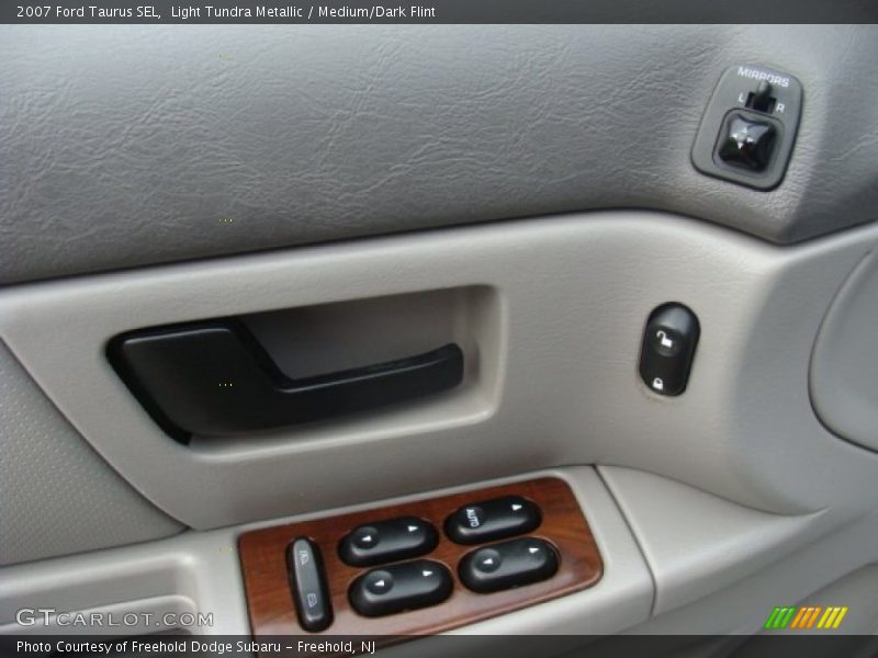 Light Tundra Metallic / Medium/Dark Flint 2007 Ford Taurus SEL