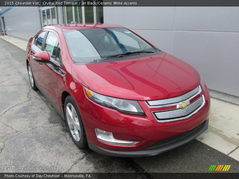 Front 3/4 View of 2015 Volt 