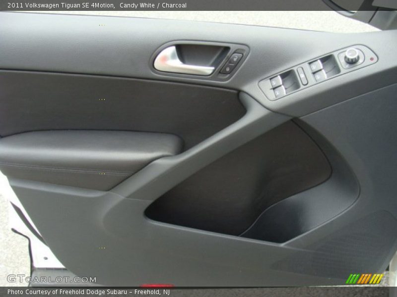 Candy White / Charcoal 2011 Volkswagen Tiguan SE 4Motion