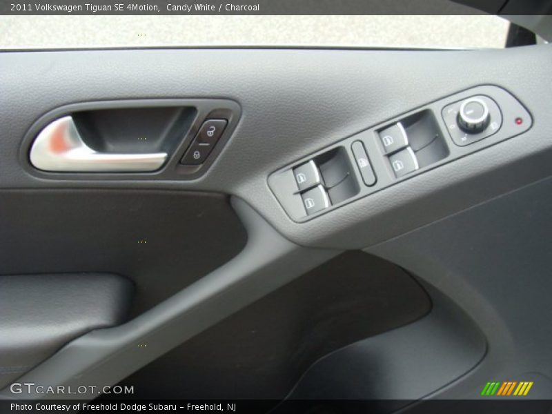 Candy White / Charcoal 2011 Volkswagen Tiguan SE 4Motion
