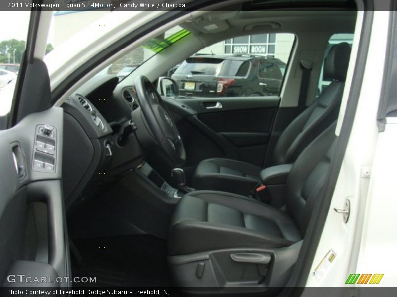 Candy White / Charcoal 2011 Volkswagen Tiguan SE 4Motion