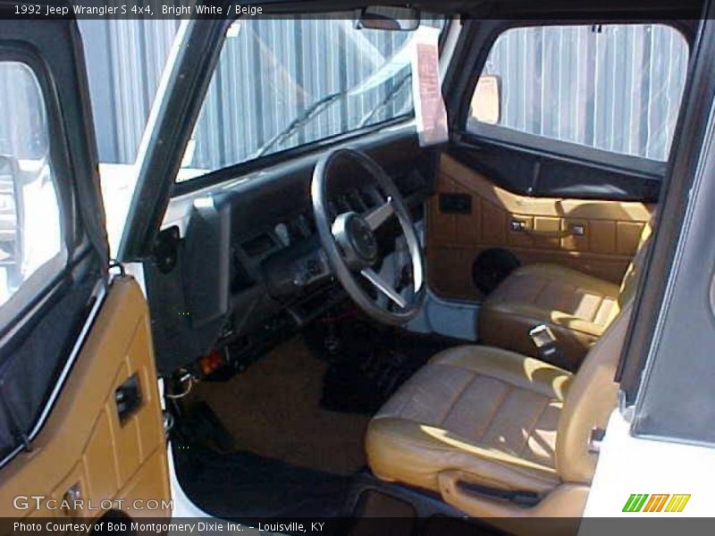 Bright White / Beige 1992 Jeep Wrangler S 4x4