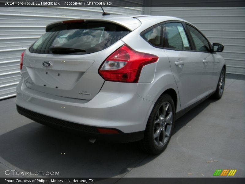 Ingot Silver / Charcoal Black 2014 Ford Focus SE Hatchback
