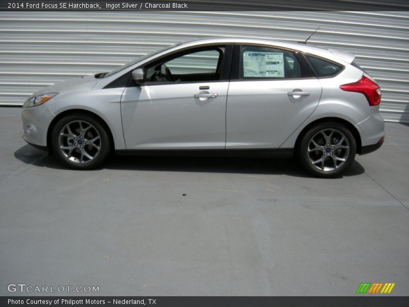 Ingot Silver / Charcoal Black 2014 Ford Focus SE Hatchback