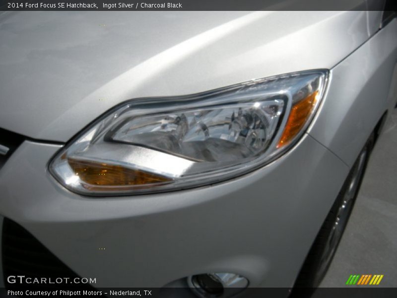 Ingot Silver / Charcoal Black 2014 Ford Focus SE Hatchback