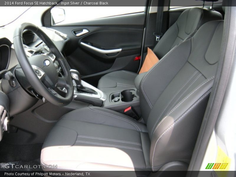 Ingot Silver / Charcoal Black 2014 Ford Focus SE Hatchback