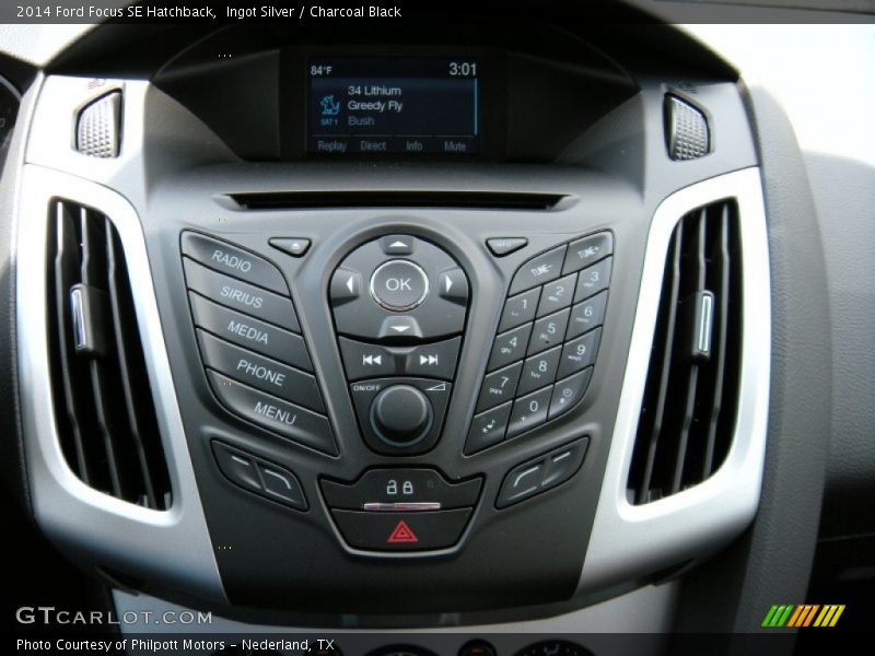 Ingot Silver / Charcoal Black 2014 Ford Focus SE Hatchback