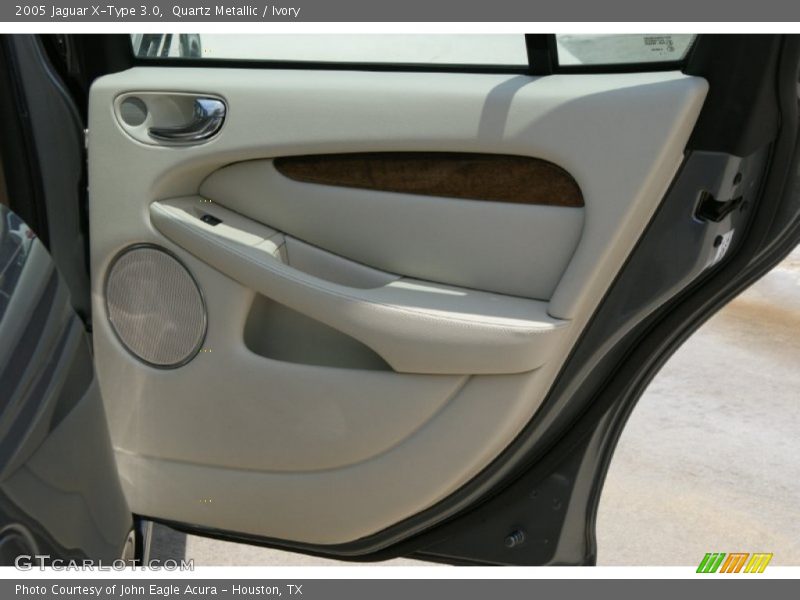 Quartz Metallic / Ivory 2005 Jaguar X-Type 3.0