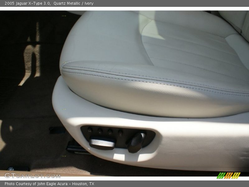 Quartz Metallic / Ivory 2005 Jaguar X-Type 3.0