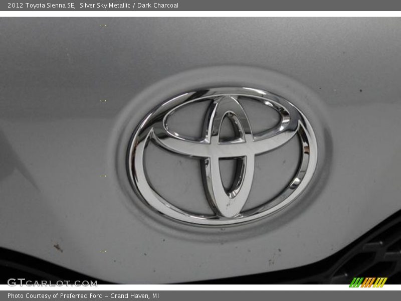 Silver Sky Metallic / Dark Charcoal 2012 Toyota Sienna SE