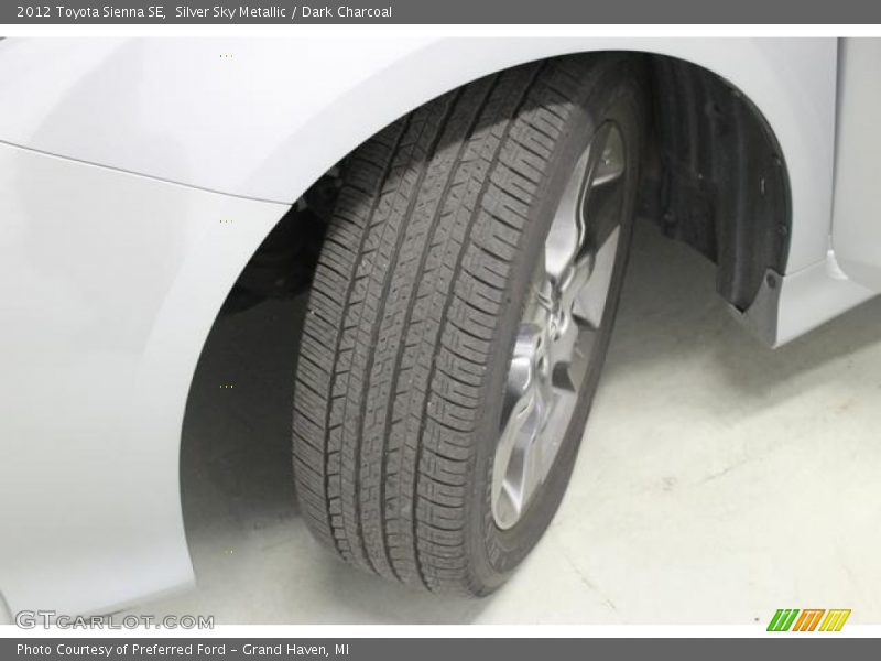 Silver Sky Metallic / Dark Charcoal 2012 Toyota Sienna SE