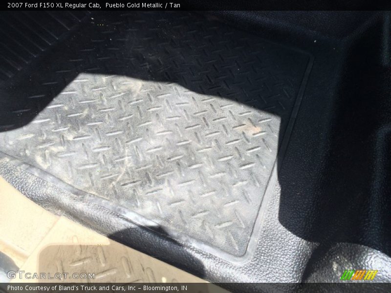 Pueblo Gold Metallic / Tan 2007 Ford F150 XL Regular Cab