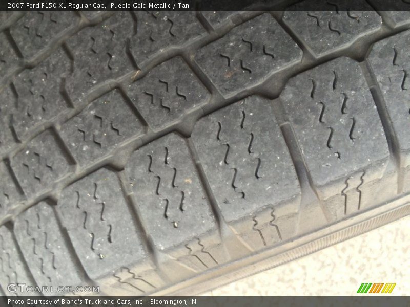 Pueblo Gold Metallic / Tan 2007 Ford F150 XL Regular Cab