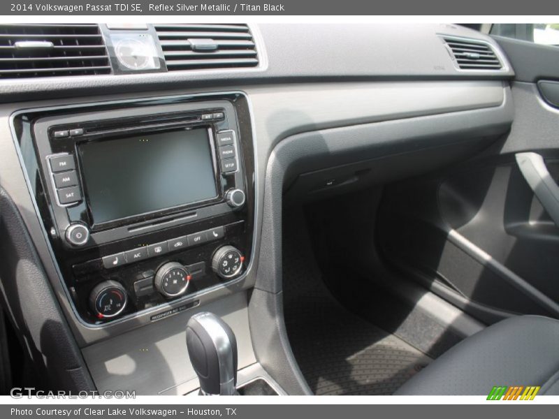 Reflex Silver Metallic / Titan Black 2014 Volkswagen Passat TDI SE