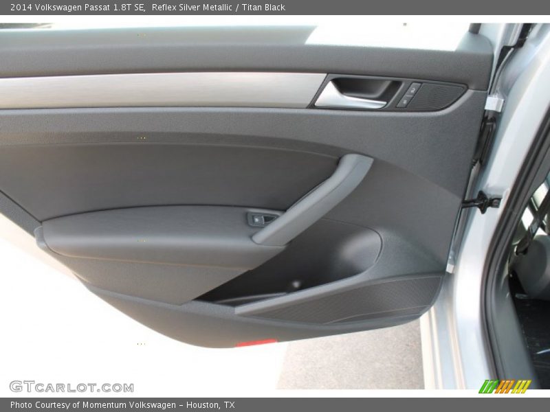 Reflex Silver Metallic / Titan Black 2014 Volkswagen Passat 1.8T SE