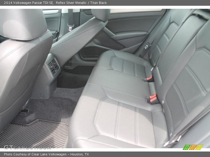 Reflex Silver Metallic / Titan Black 2014 Volkswagen Passat TDI SE