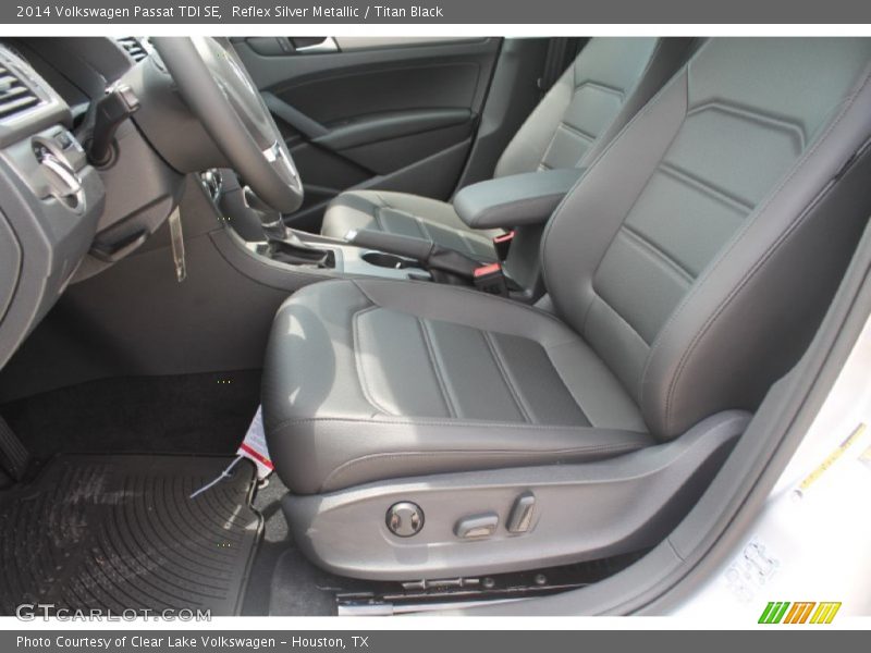 Reflex Silver Metallic / Titan Black 2014 Volkswagen Passat TDI SE