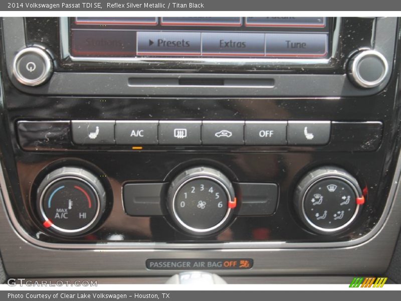 Reflex Silver Metallic / Titan Black 2014 Volkswagen Passat TDI SE