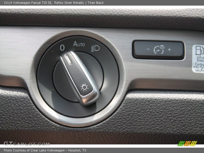 Reflex Silver Metallic / Titan Black 2014 Volkswagen Passat TDI SE