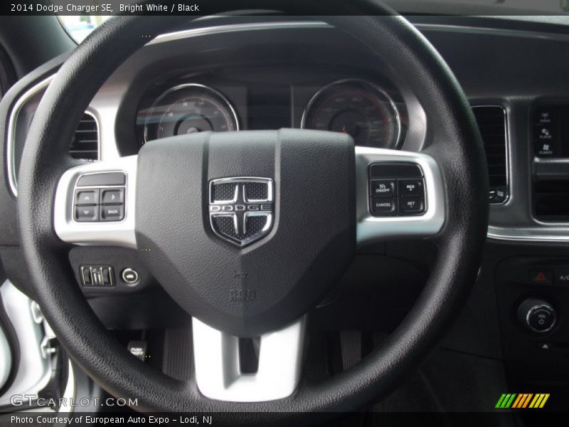 Bright White / Black 2014 Dodge Charger SE