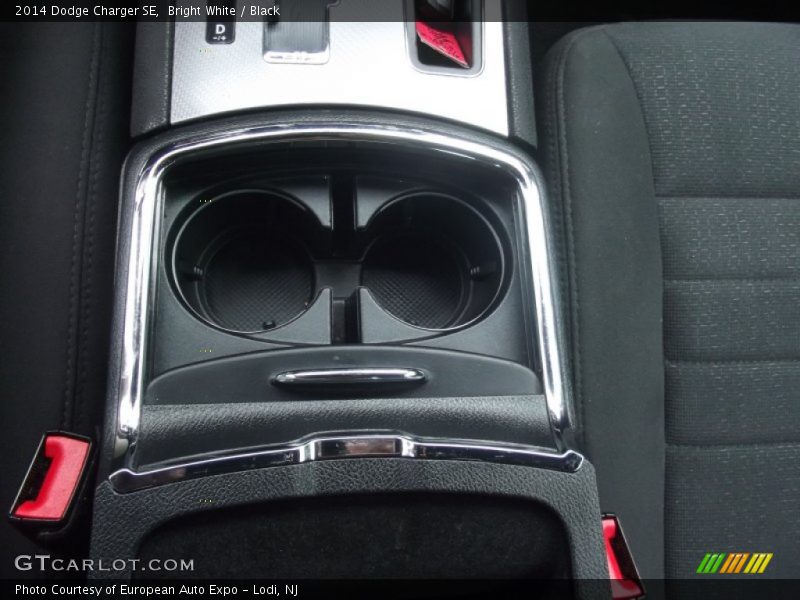 Bright White / Black 2014 Dodge Charger SE