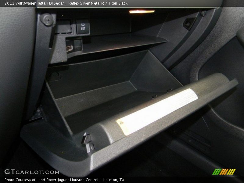 Reflex Silver Metallic / Titan Black 2011 Volkswagen Jetta TDI Sedan