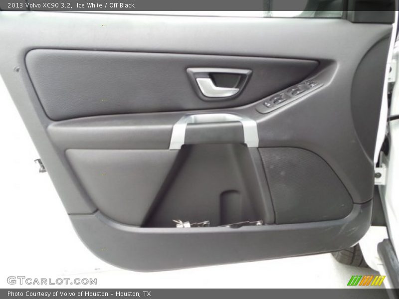 Ice White / Off Black 2013 Volvo XC90 3.2