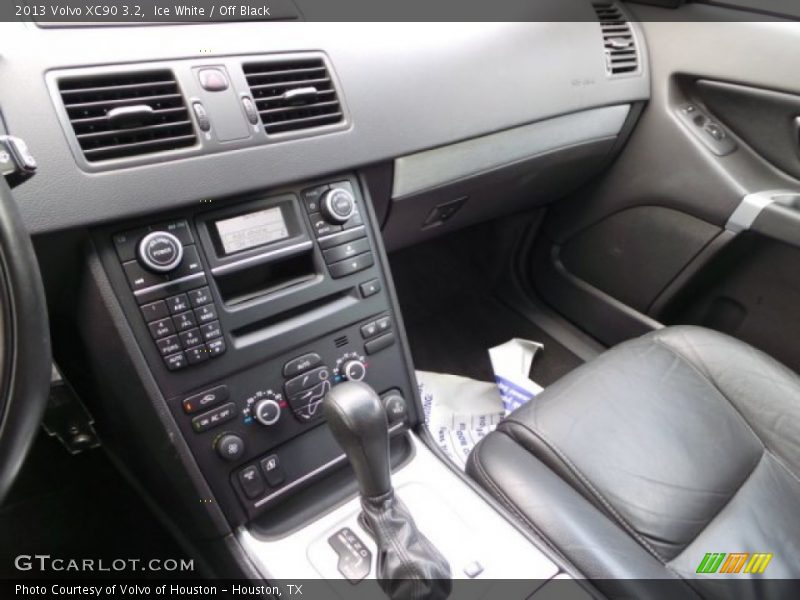 Ice White / Off Black 2013 Volvo XC90 3.2