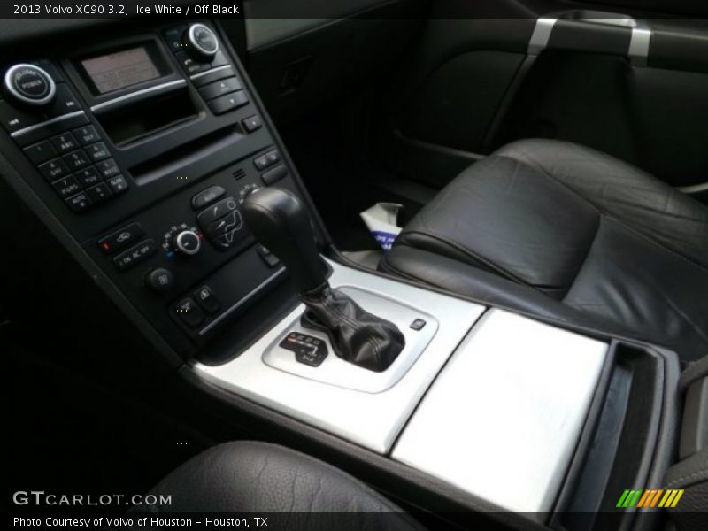 Ice White / Off Black 2013 Volvo XC90 3.2