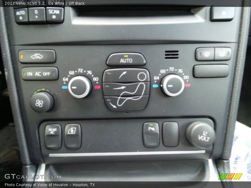 Ice White / Off Black 2013 Volvo XC90 3.2