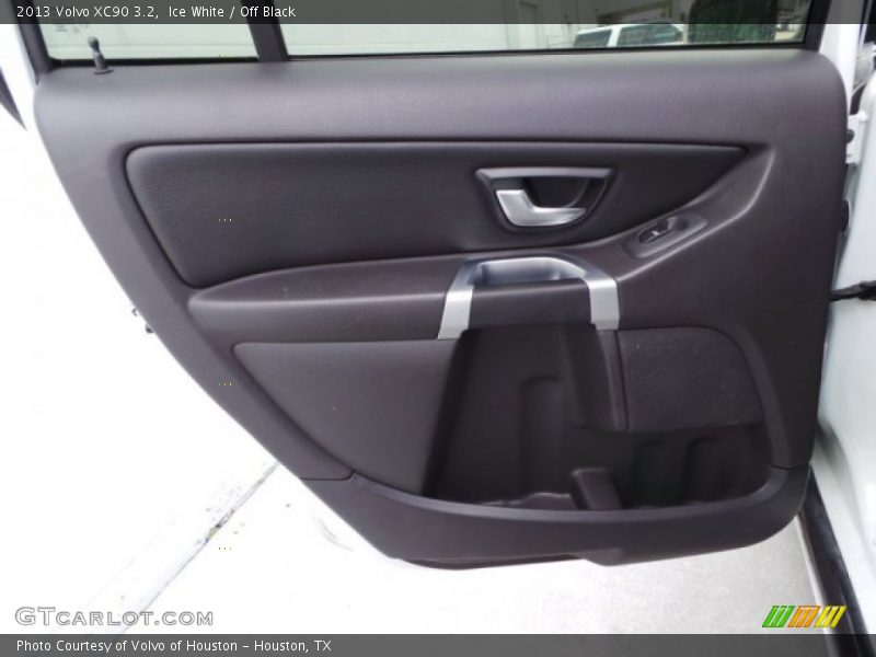 Ice White / Off Black 2013 Volvo XC90 3.2