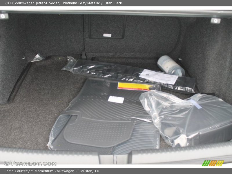 Platinum Gray Metallic / Titan Black 2014 Volkswagen Jetta SE Sedan