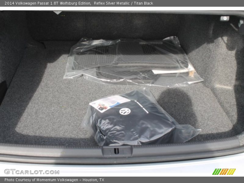 Reflex Silver Metallic / Titan Black 2014 Volkswagen Passat 1.8T Wolfsburg Edition