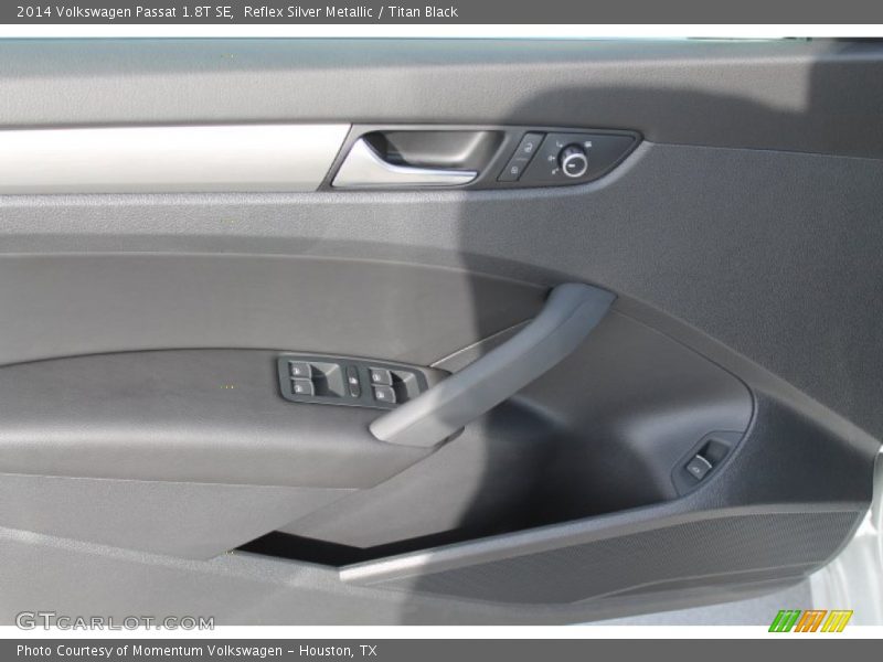 Reflex Silver Metallic / Titan Black 2014 Volkswagen Passat 1.8T SE