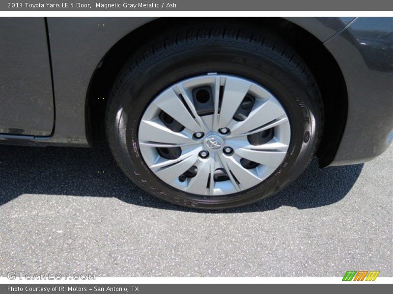 Magnetic Gray Metallic / Ash 2013 Toyota Yaris LE 5 Door