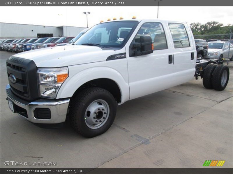 Front 3/4 View of 2015 F350 Super Duty XL Crew Cab Chassis