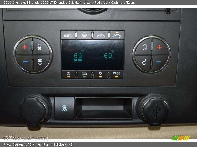 Victory Red / Light Cashmere/Ebony 2011 Chevrolet Silverado 1500 LT Extended Cab 4x4